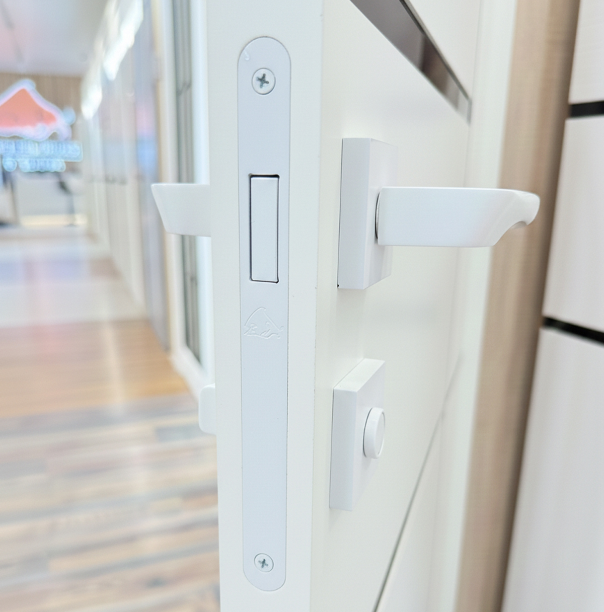 ÎNCHUIETOARE  magnetică SKT- M90*50  SN (satin)