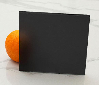 тёмно-серое