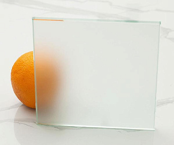 бесцветное