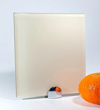 светло-бежевый