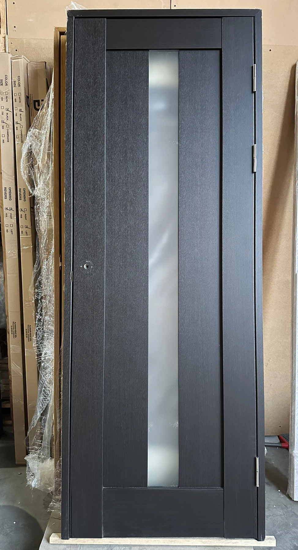 РАСПРОДАЖА ВИТРИНЫ!  ВЕРТИКАЛЬ венге со стеклом (дверь в сборе - комплект в описании) Открывание - правое. Подробности у менеджеров!