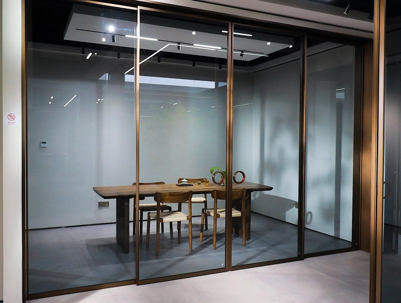 Раздвижная перегородка из 4 створок