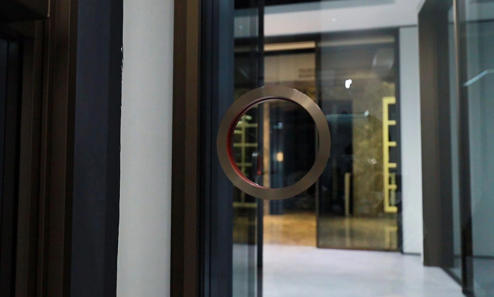 Раздвижная перегородка из 6 створок