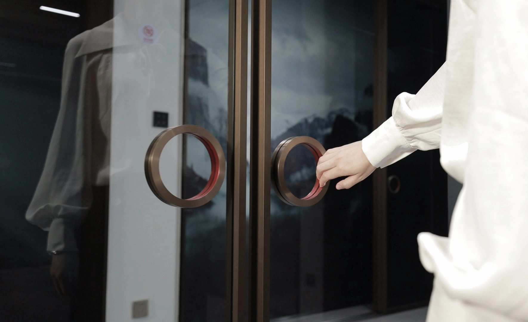 Раздвижная перегородка из 4 створок