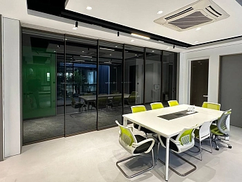 Раздвижная перегородка из 6 створок Фото №1 | Интернет магазин двери Белоруссии