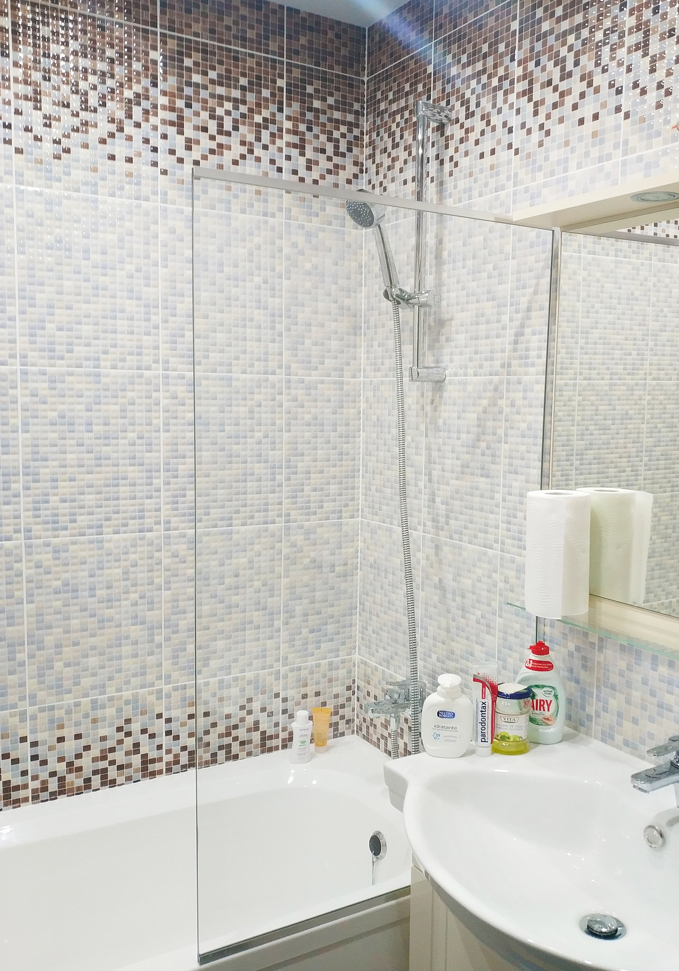 Душевая стеклянная перегородка на заказ