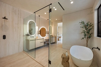 Душевая линейная стеклянная перегородка на заказ Фото №1 | Интернет магазин двери Белоруссии