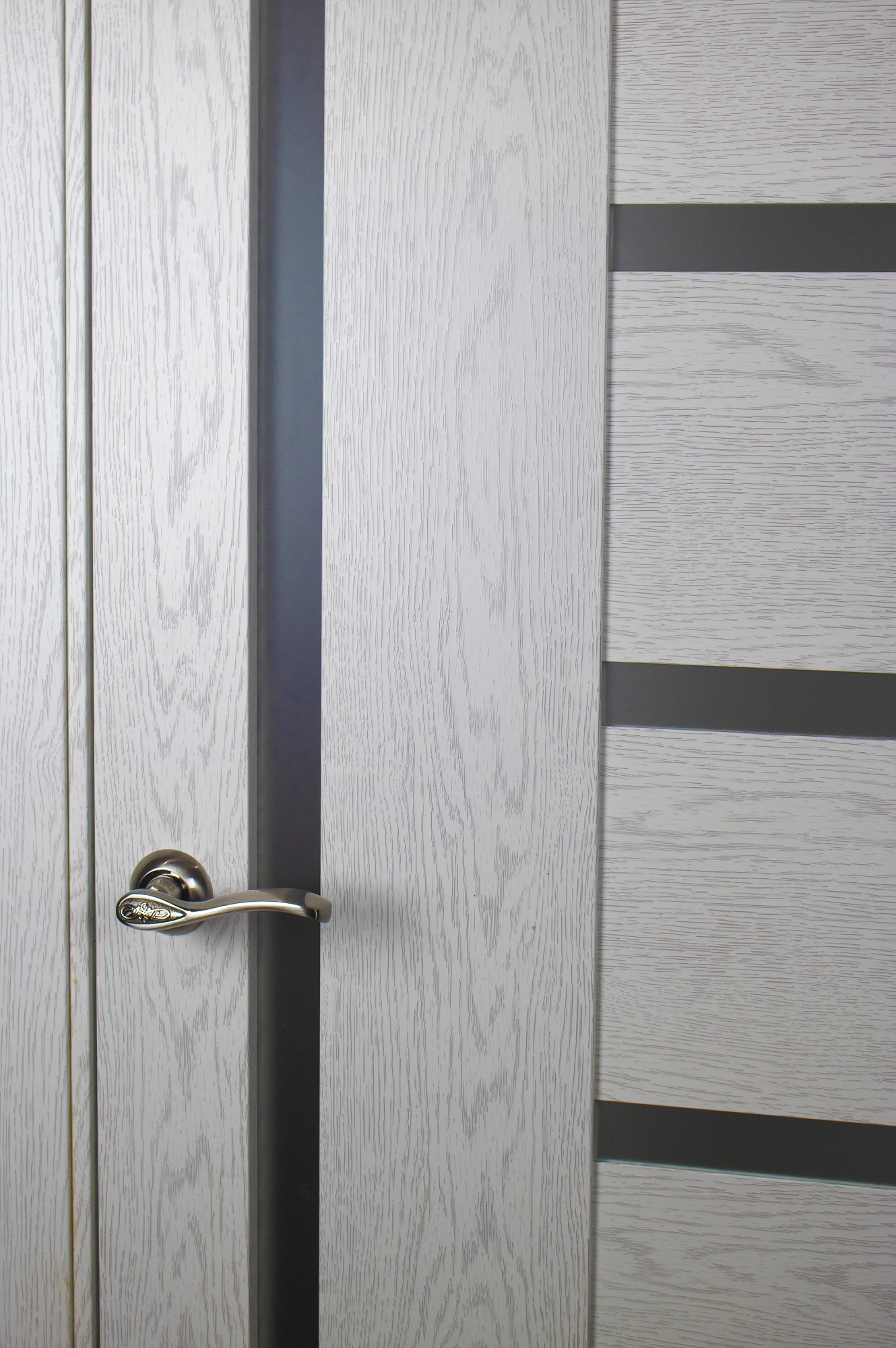 Межкомнатная дверь HELENA ПГ патина смоки / стекло сатин